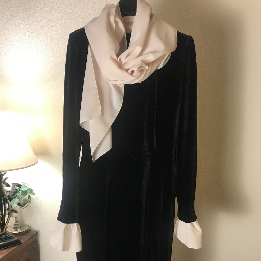 Little black velvet dress with accessories.